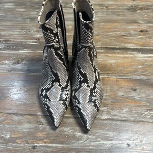 New without boxMICHAEL KORS Kadence Snake-Embossed Ankle Booties Kitten Heel NEW